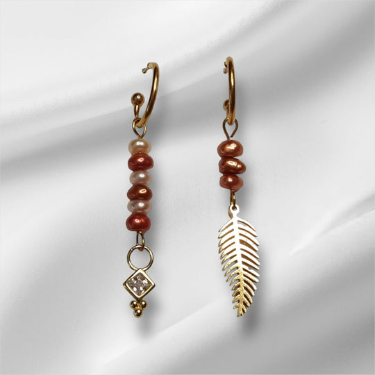 Golden Harmony - Oorbel - zoetwaterparel