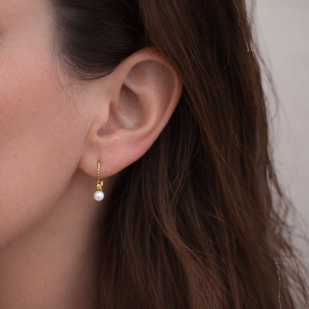 Inner Glow - Oorbel - Zoetwaterparel