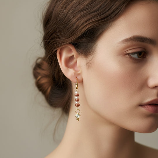 Golden Harmony - Oorbel - zoetwaterparel