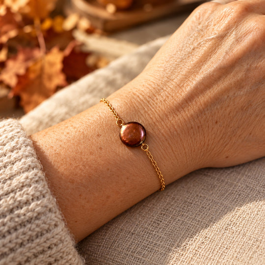 Sofia armband met koperbruine zoetwaterparel – pols